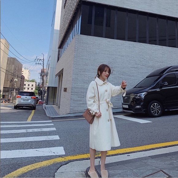 White wool coat bought from Korea NWOT - Picture 2 of 4